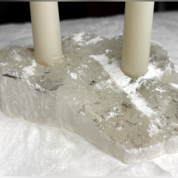 Selenite Natural Stone Candle Holders NWOT Qty 2  White Cream 8 Candles Included - Picture 3 of 8